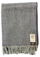 Pure wool patterned throw